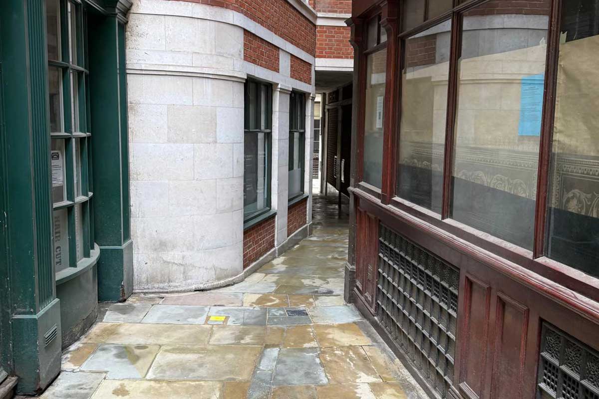 Deep Cleaning and Protecting City of London Paving
